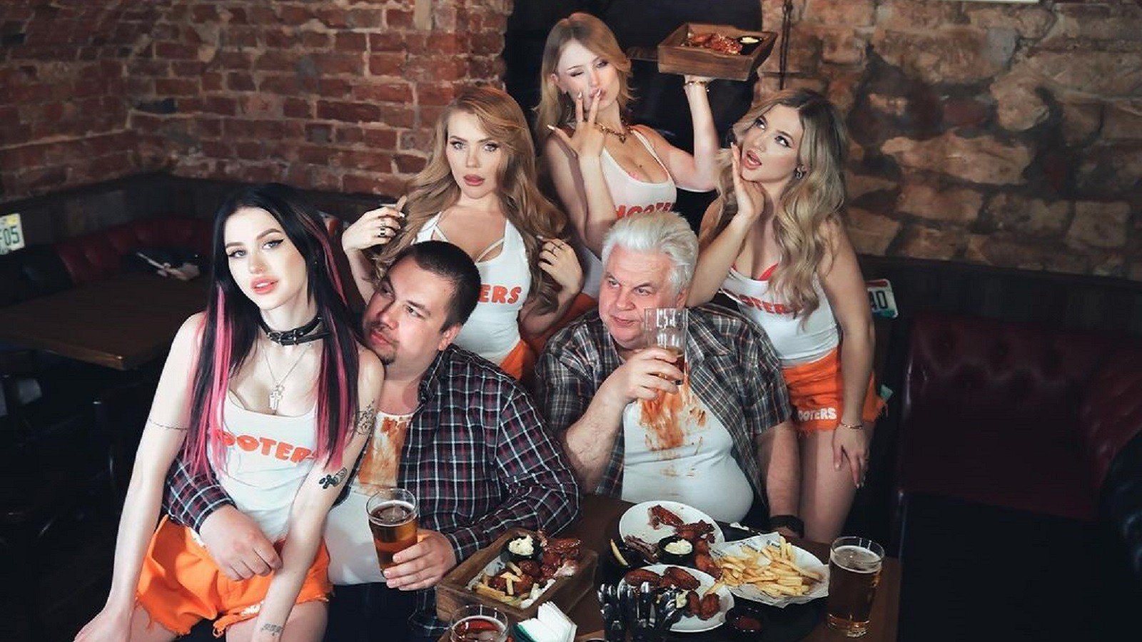Даша Дошик Карина Кросс и другие блогерши провели фотосессию со скуфами