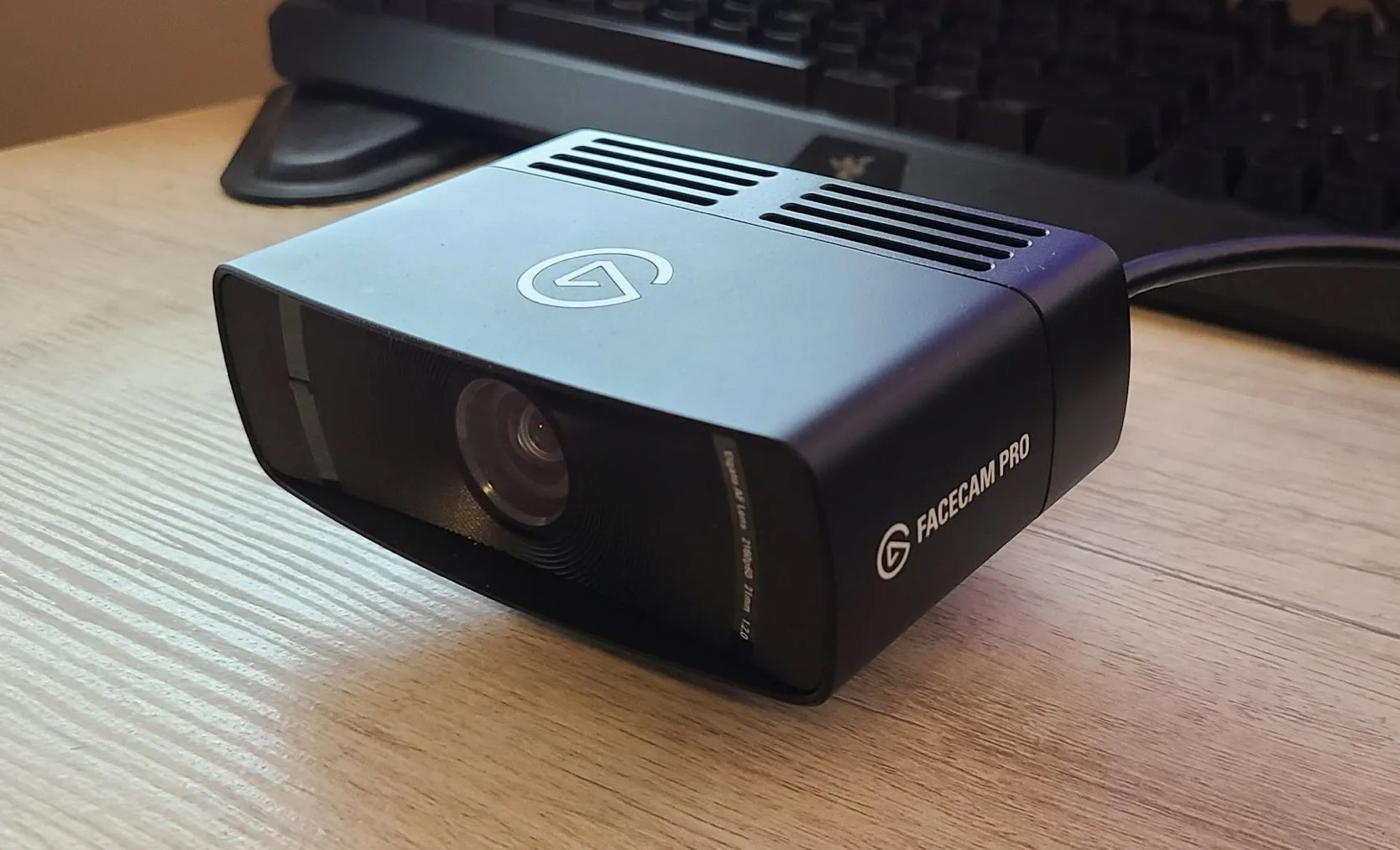 Источник: Digital Trends / Elgato Facecam Pro