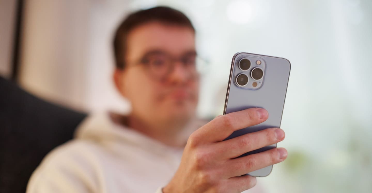 Источник: moskva.bezformata.com / Мужчина с iPhone