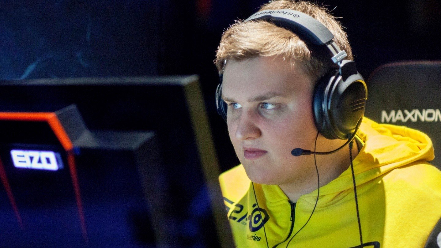 Flamie рассказал сколько денег заработал в NAVI за 6 лет карьеры