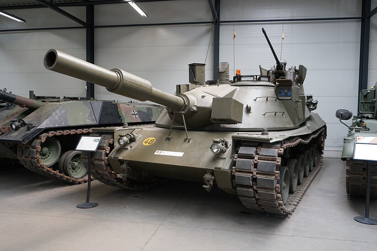 Источник: Википедия / на фото изображен танк Kampfpanzer 70