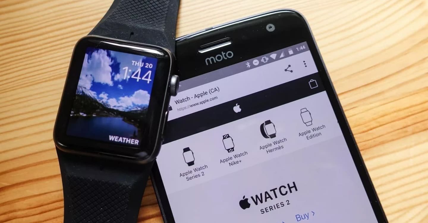 Источник: digital-discount.ru / Смартфон Moto и смарт-часы