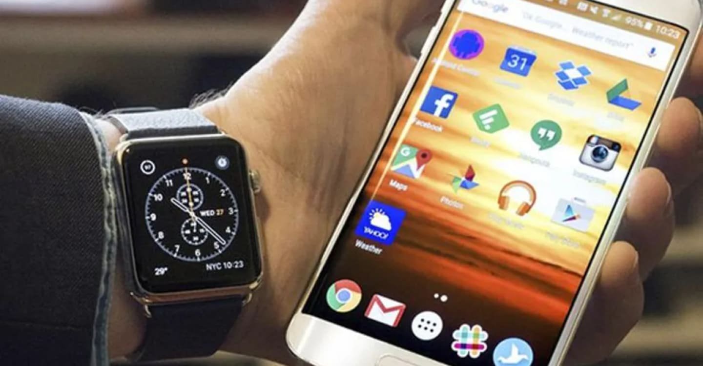 Источник: news.rambler.ru / Часы Apple и смартфон Samsung