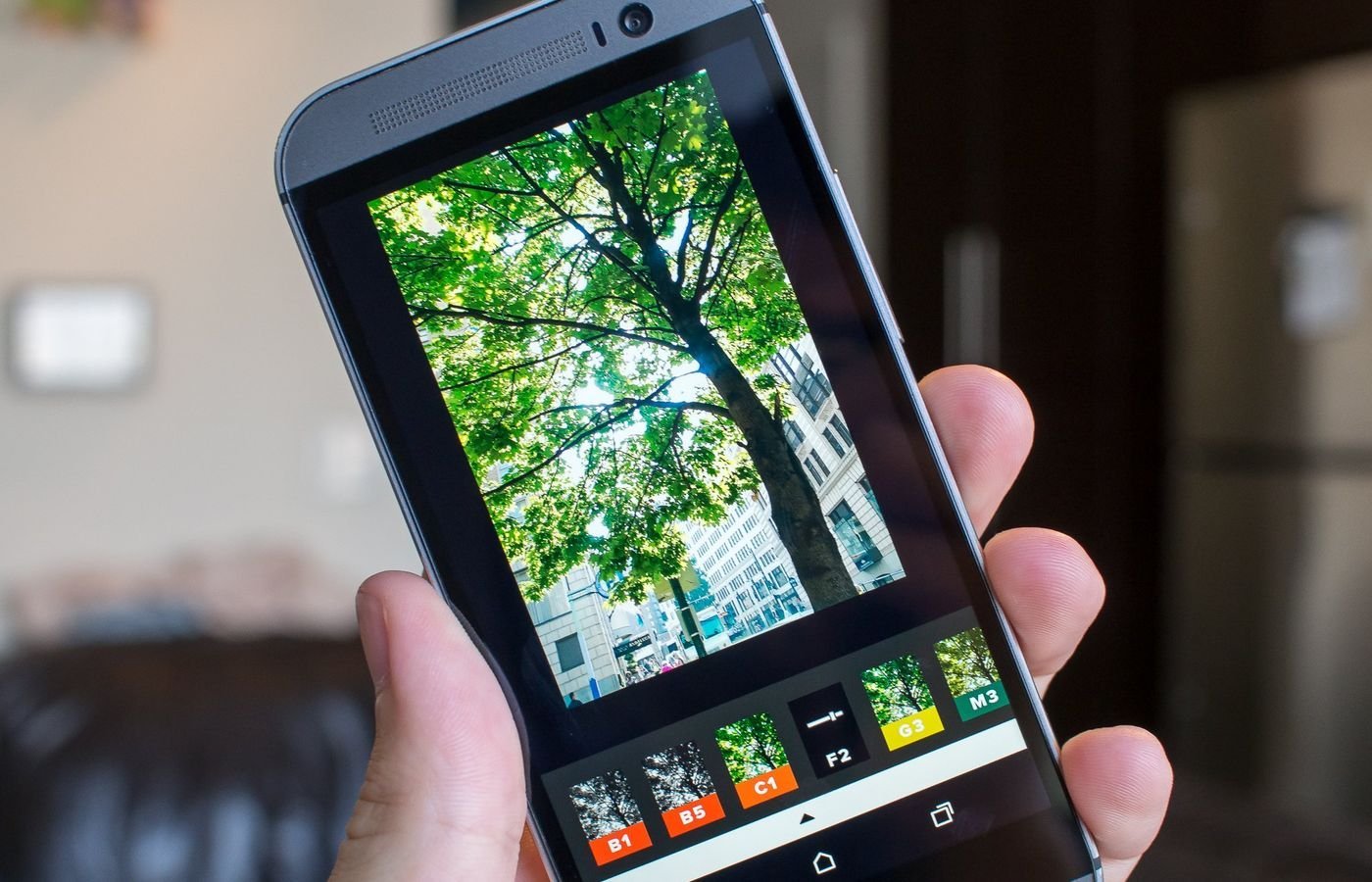 Источник: Android Central / Фото смартфона с запущенной программой VSCO