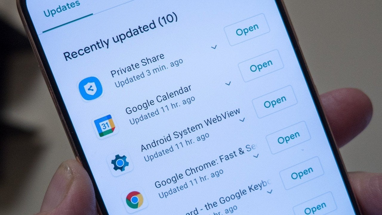 Источник: Android Center / Android System WebView в списке приложений