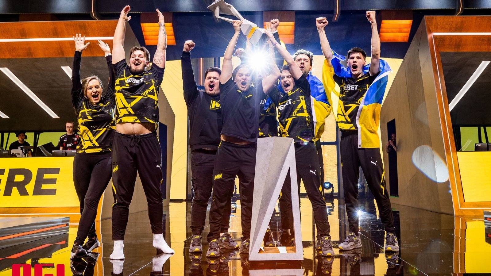 NAVI обыграла G2 и стала чемпионом Esports World Cup 2024 по CS2