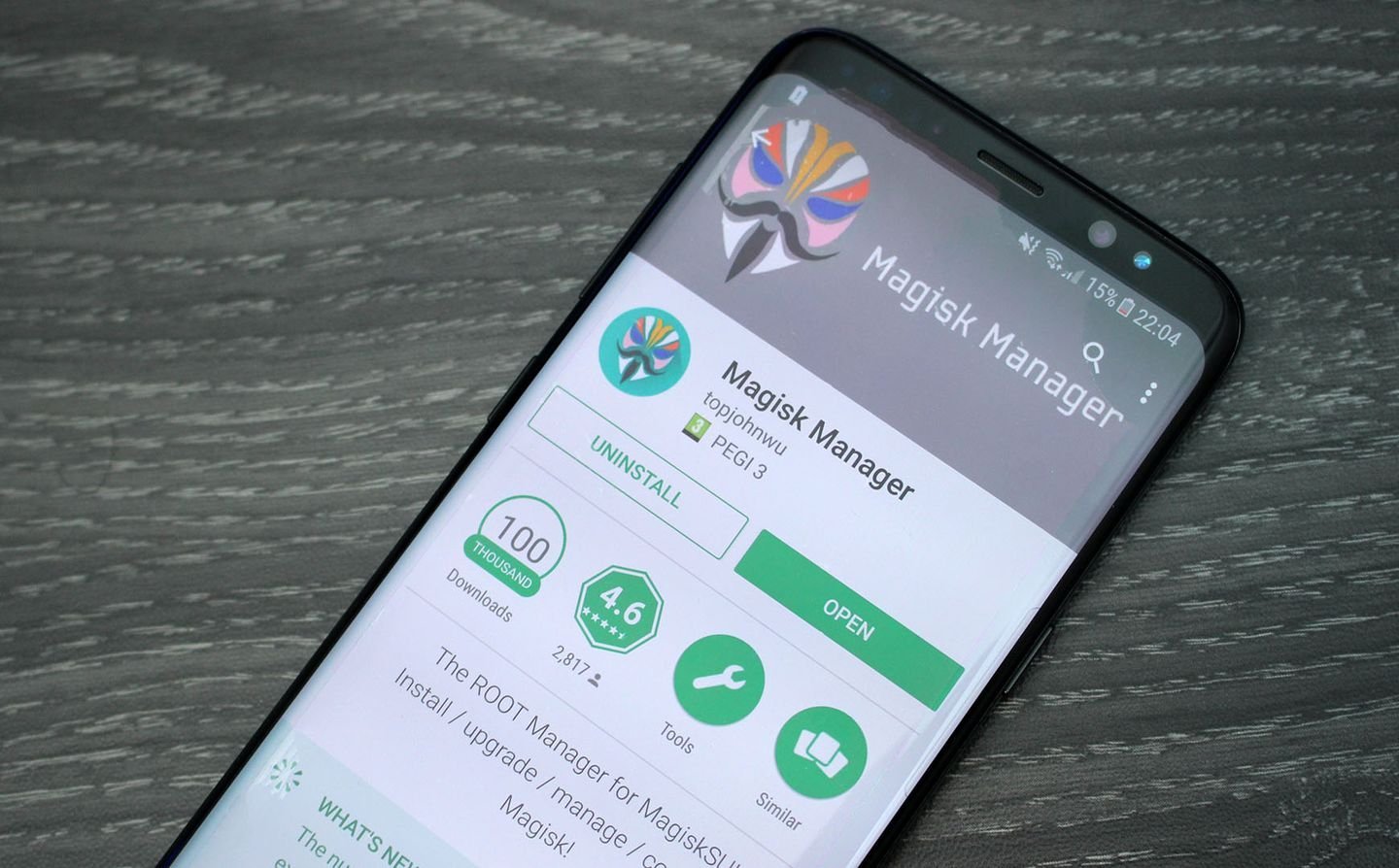Источник: NaldoTech / Фото смартфона с запущенным Google Play