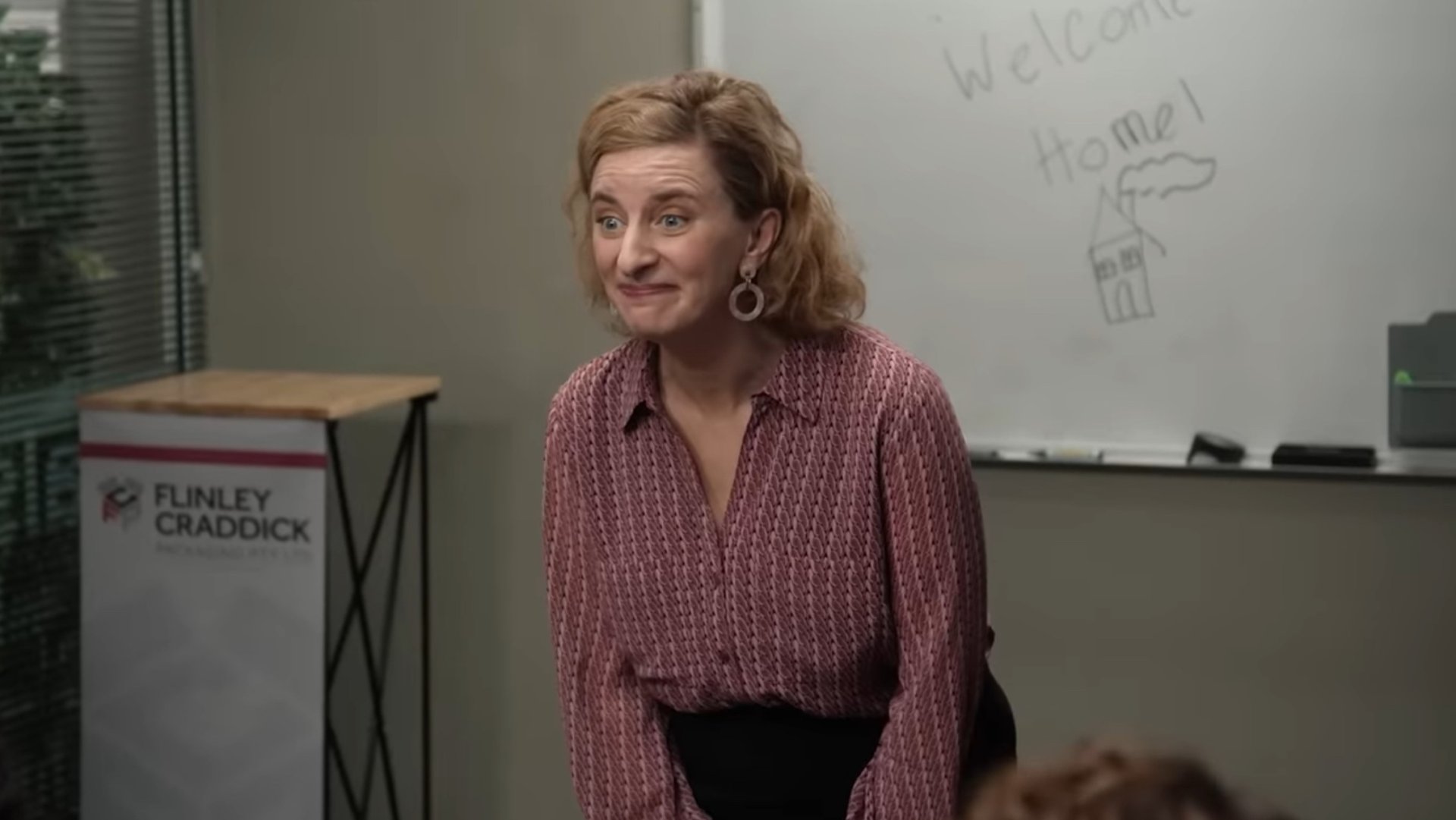 Перезапуск ситкома Офис получил первый трейлер  фанаты оригинала в бешенстве