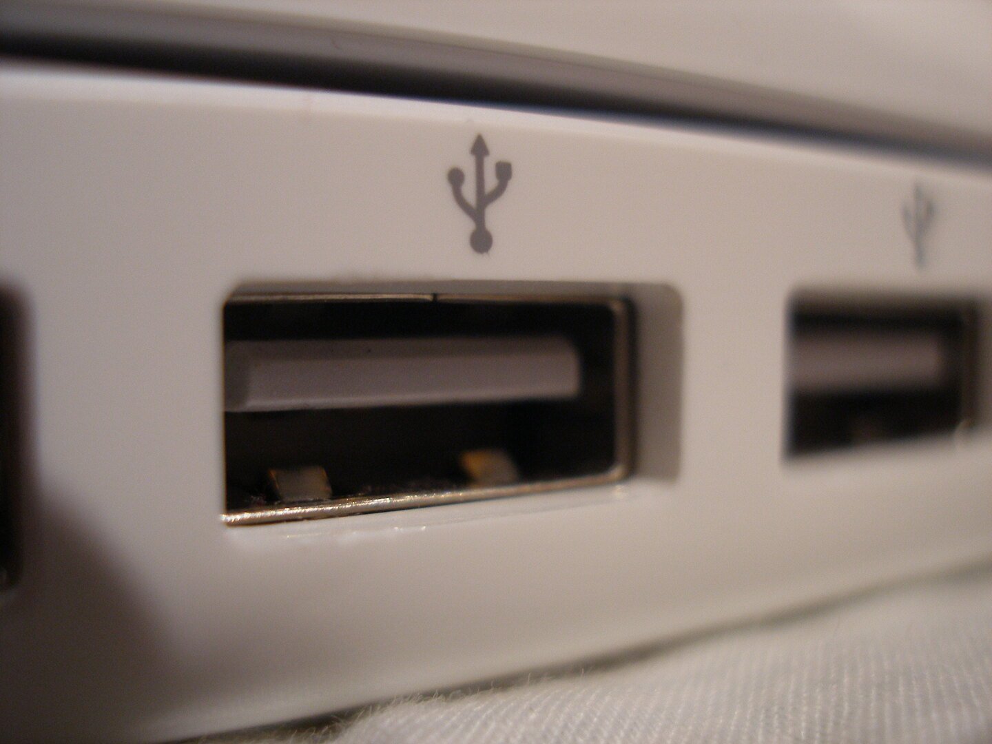 Источник Msadowski / USB-порт