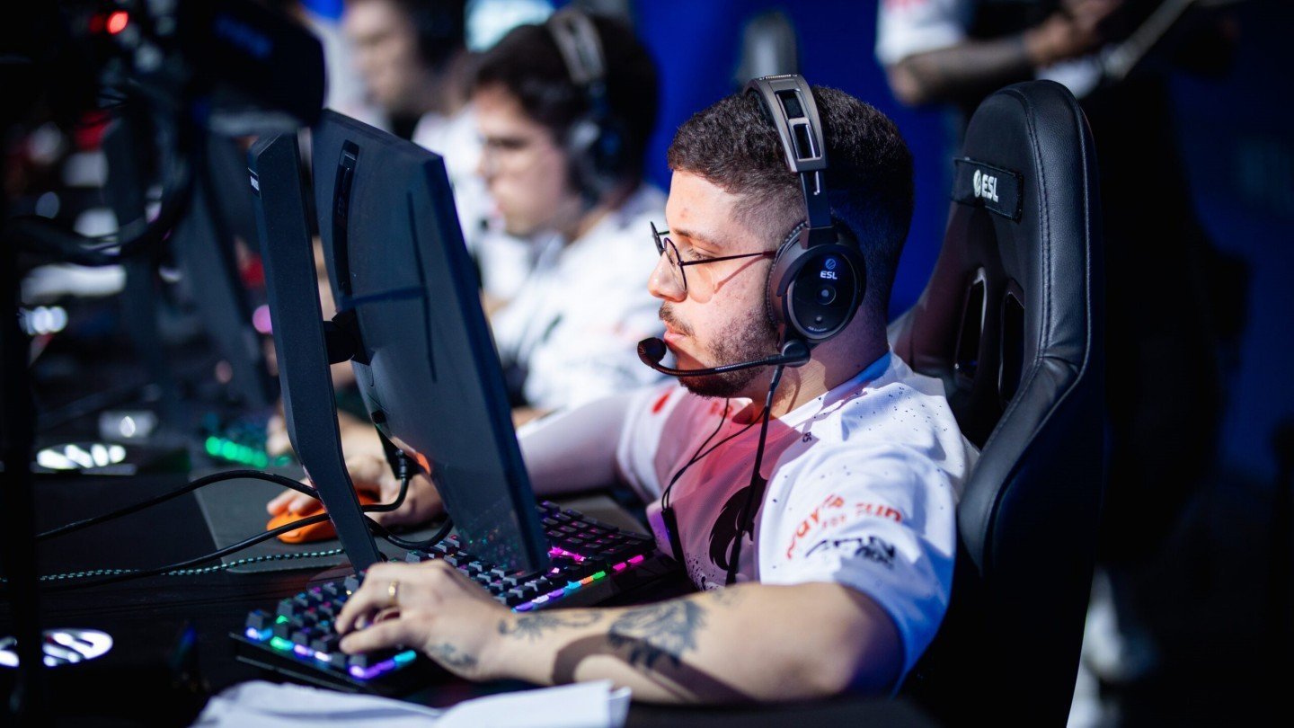 Где смотреть турнир IEM Katowice 2025 по CS2 на русском языке