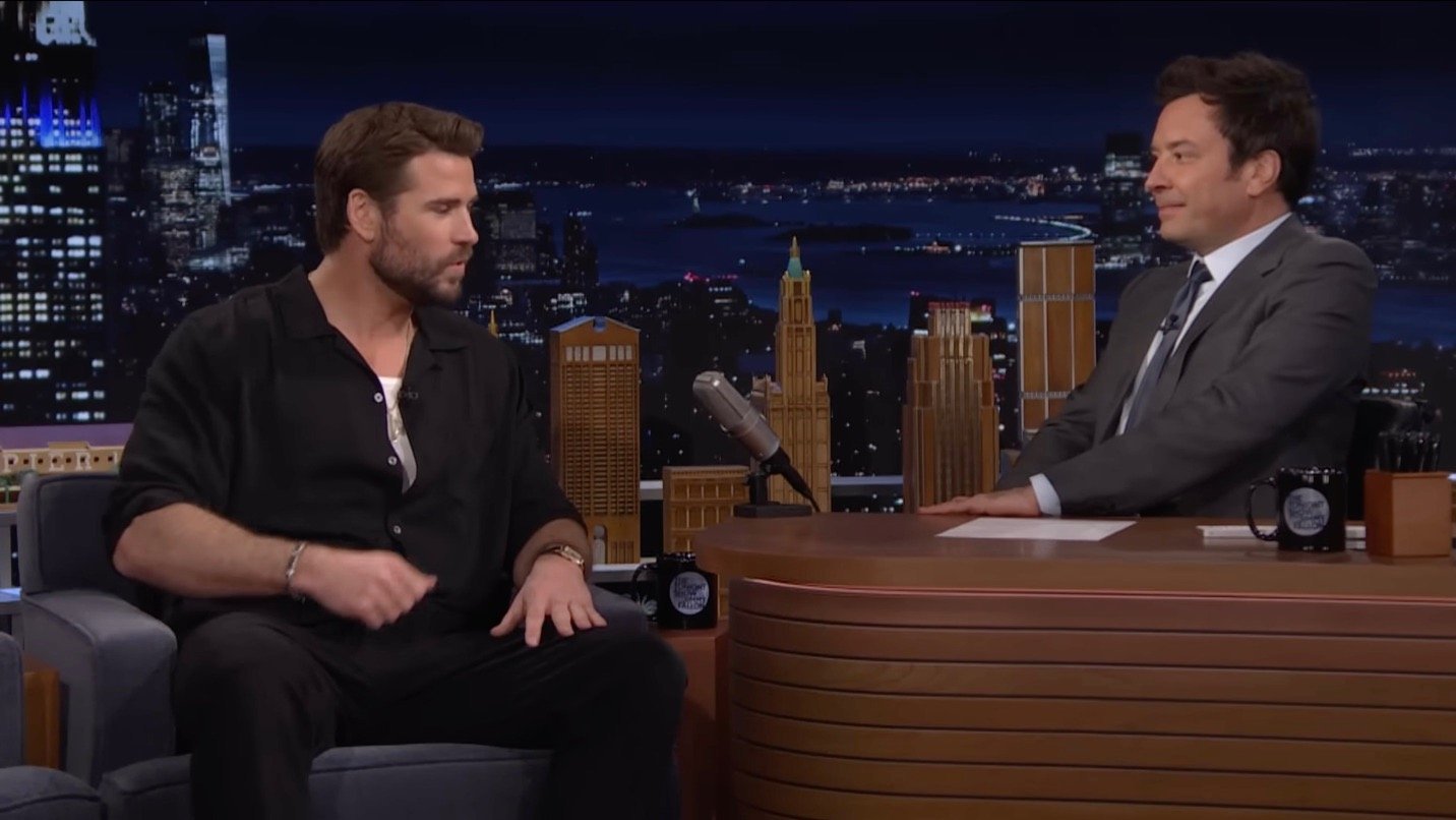 Лиам Хемсворт Я не заменяю Генри я продолжаю историю посвоему