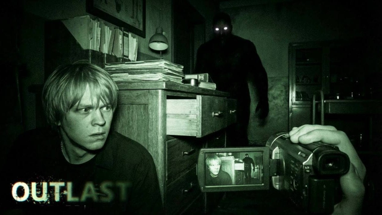 Дипинс провел стрим из заброшенной психбольницы