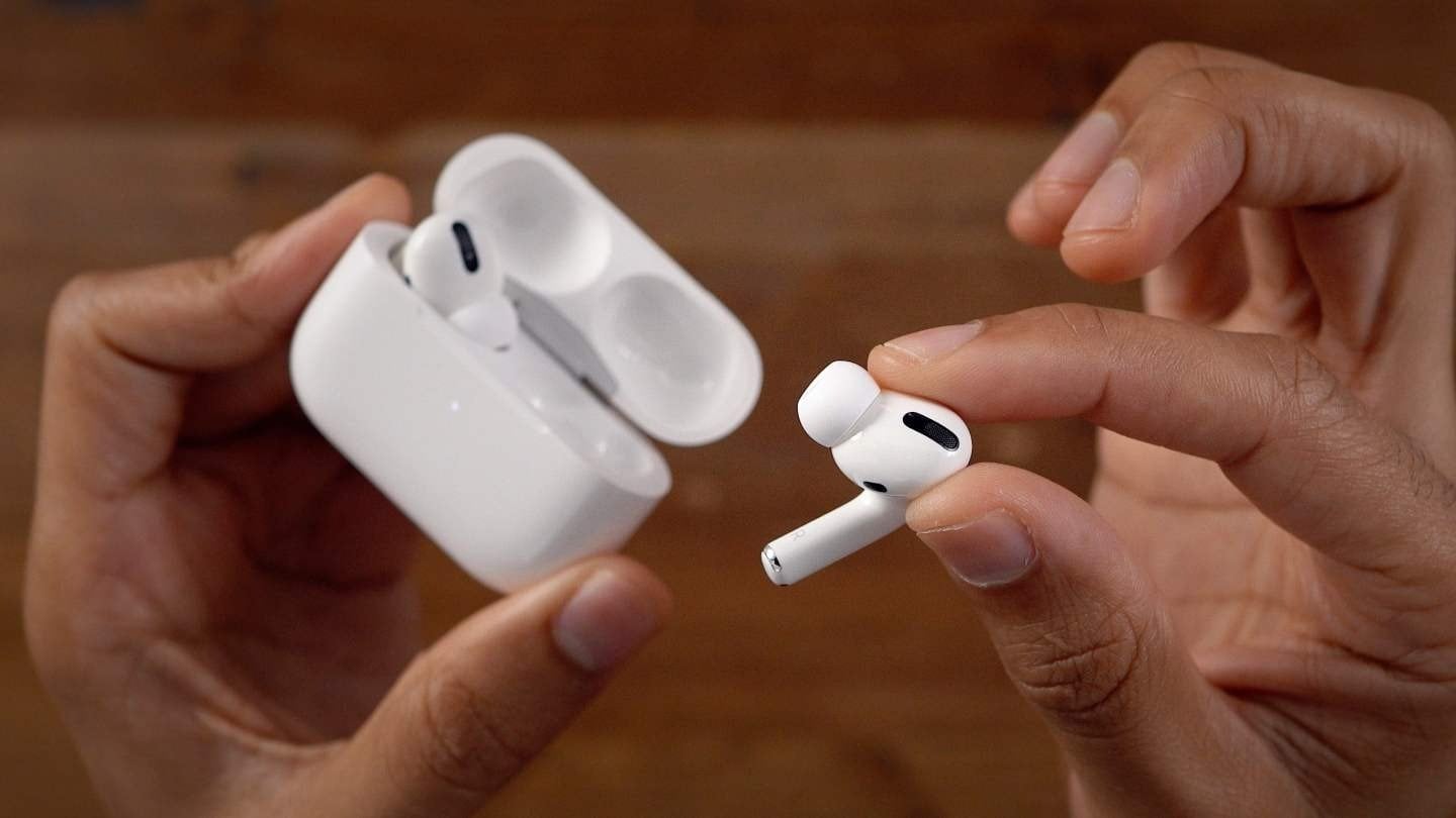 Нейросеть изучила 13 000 мнений и назвала лучшие беспроводные наушники 2025 года