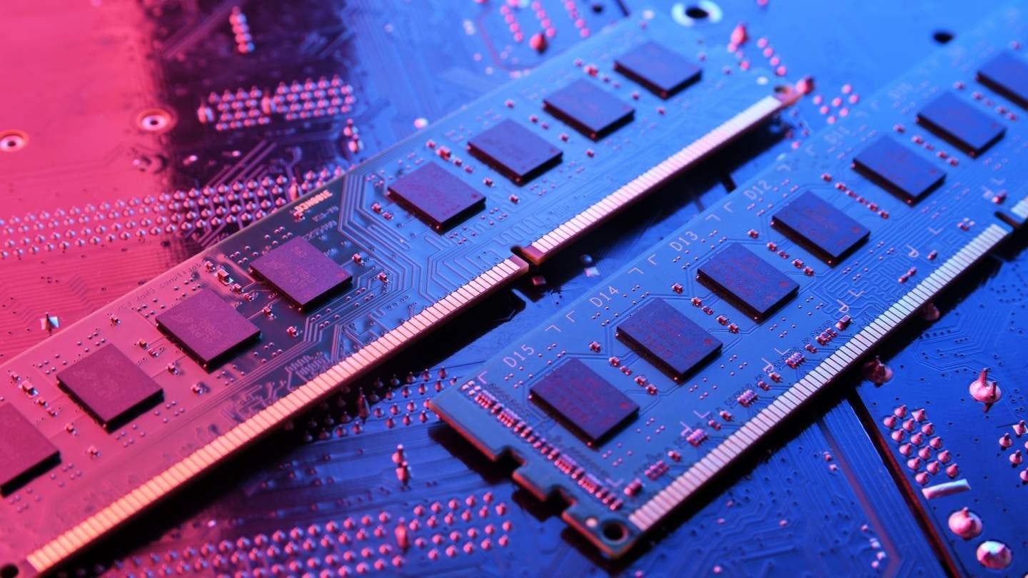 ОЗУ взлетела до цен уровня PS5 рынок накрывает новый дефицит