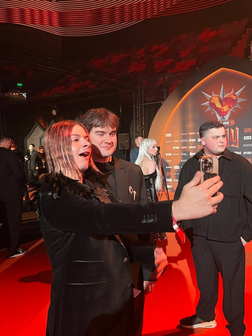 Источник: фото CQ.ru / Братишкин с Иваном Золо на SLAY 2025