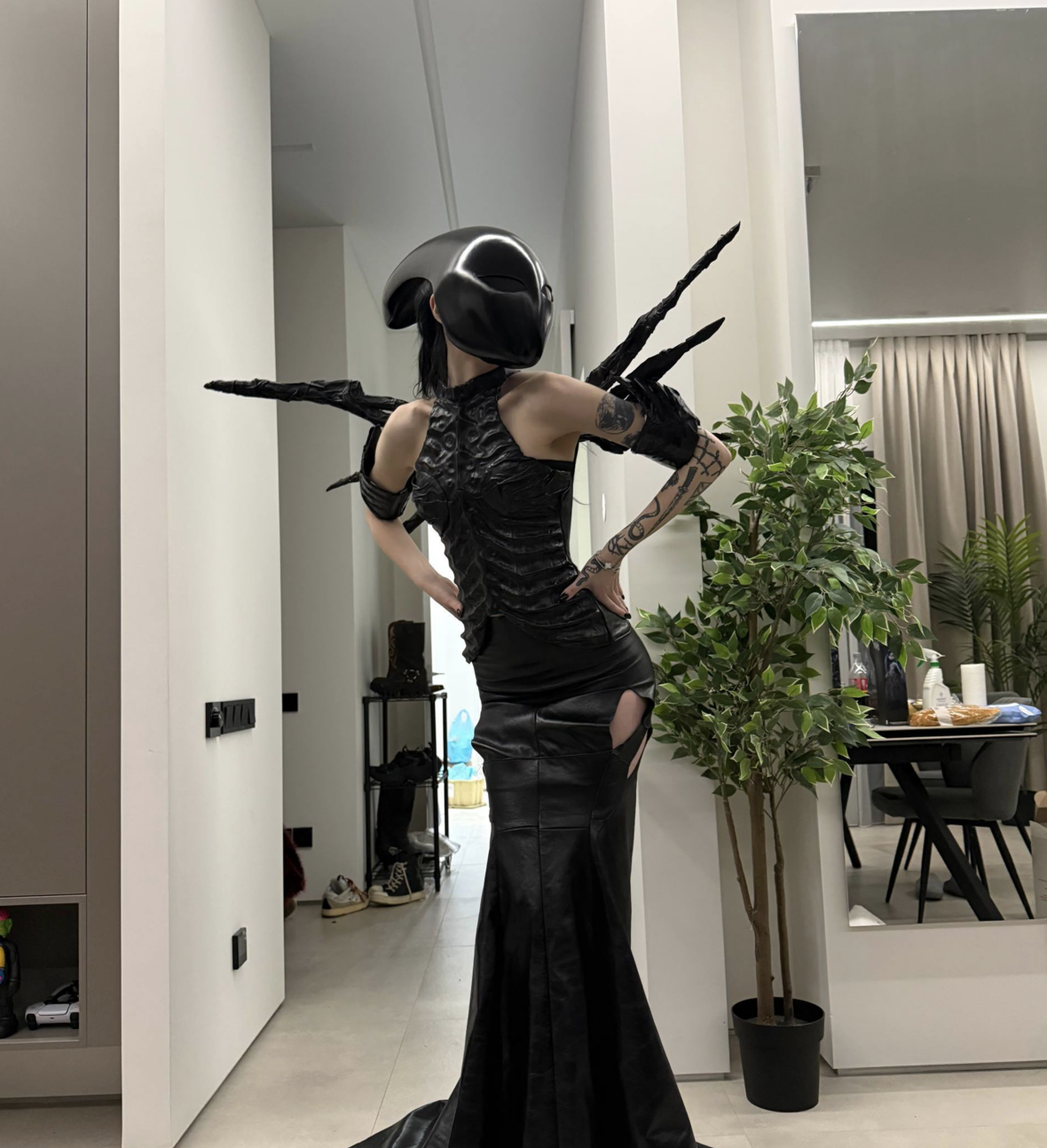 Источник: телеграм-канал Юли by_owl / Образ Юли на SLAY 2025