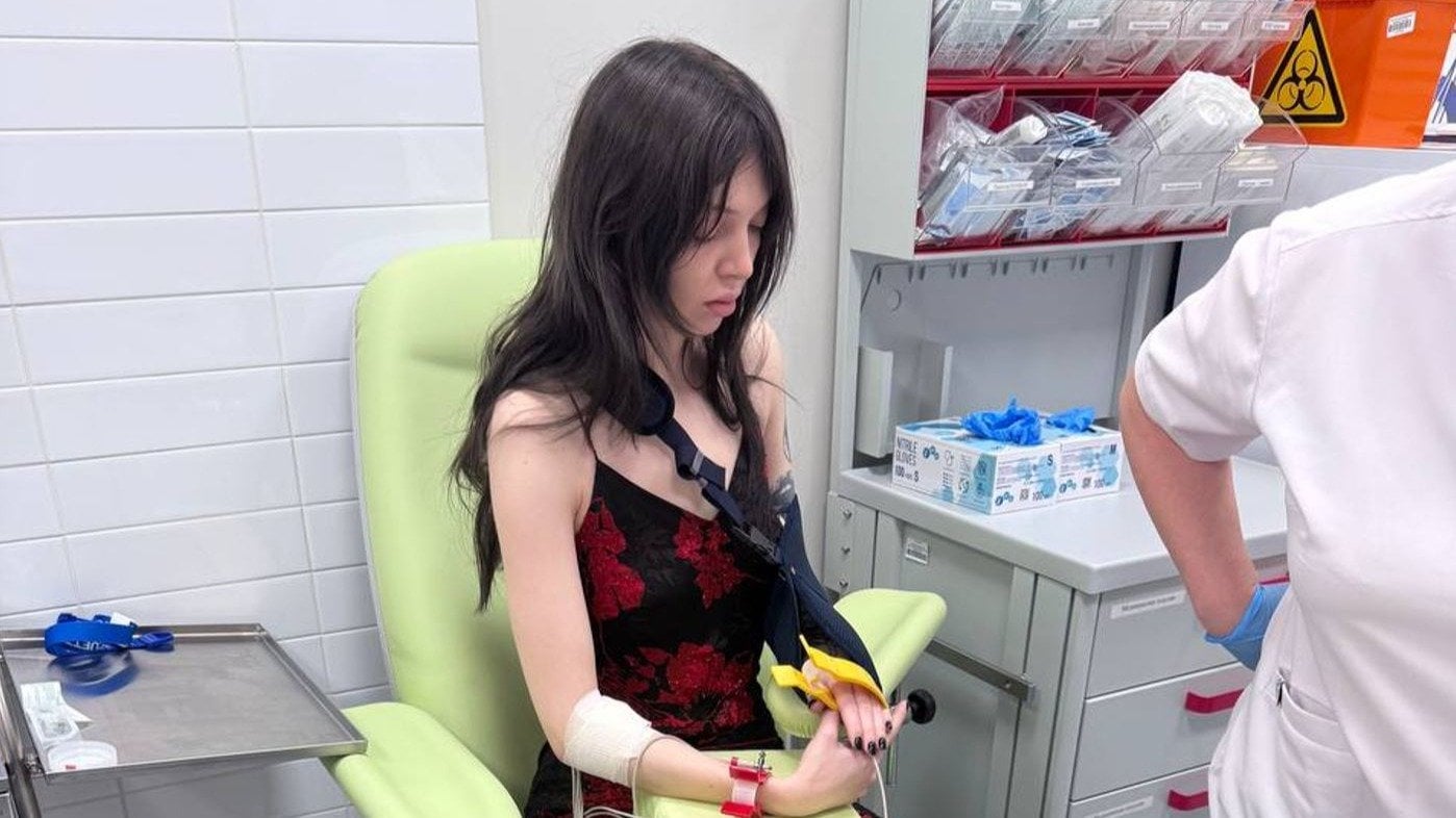 Юля By_Owl сломала плечо  стримерше предстоит операция