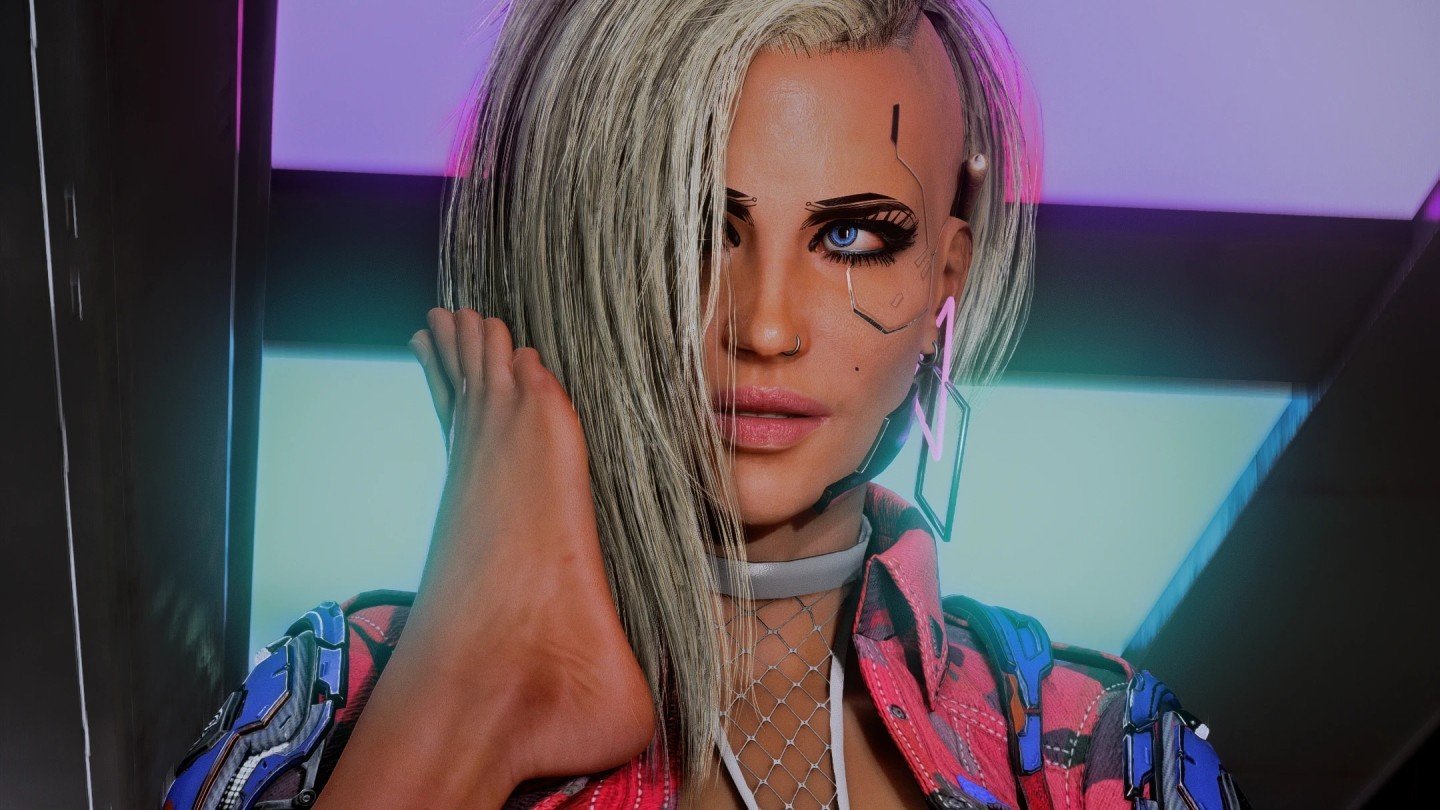 Для Cyberpunk 2077 вышел тарантиновский мод с женскими ногами вместо рук