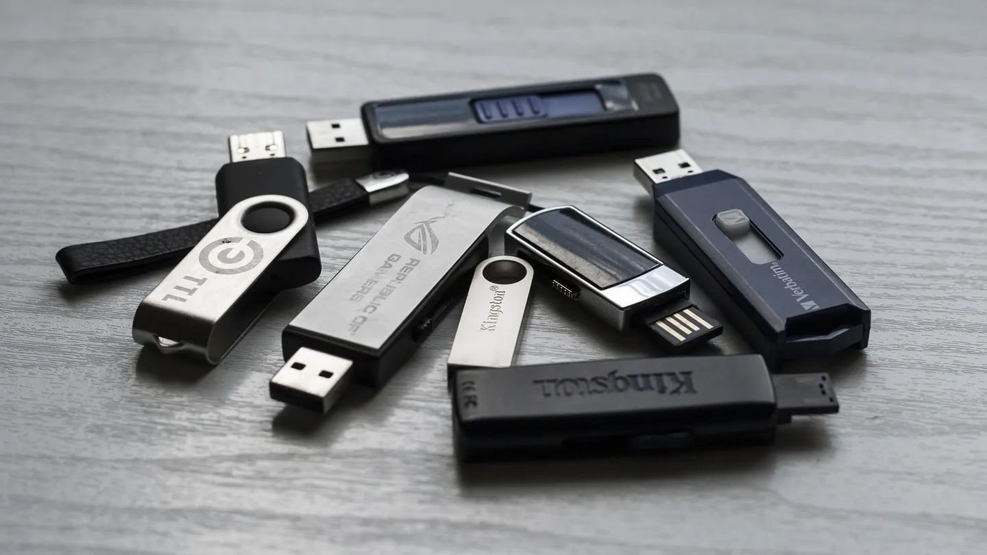 Источник: Popular Science / Фото USB-флешек