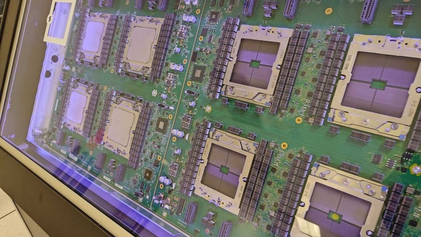 Источник: PC Mag / Кластер суперкомпьютера El Capitan