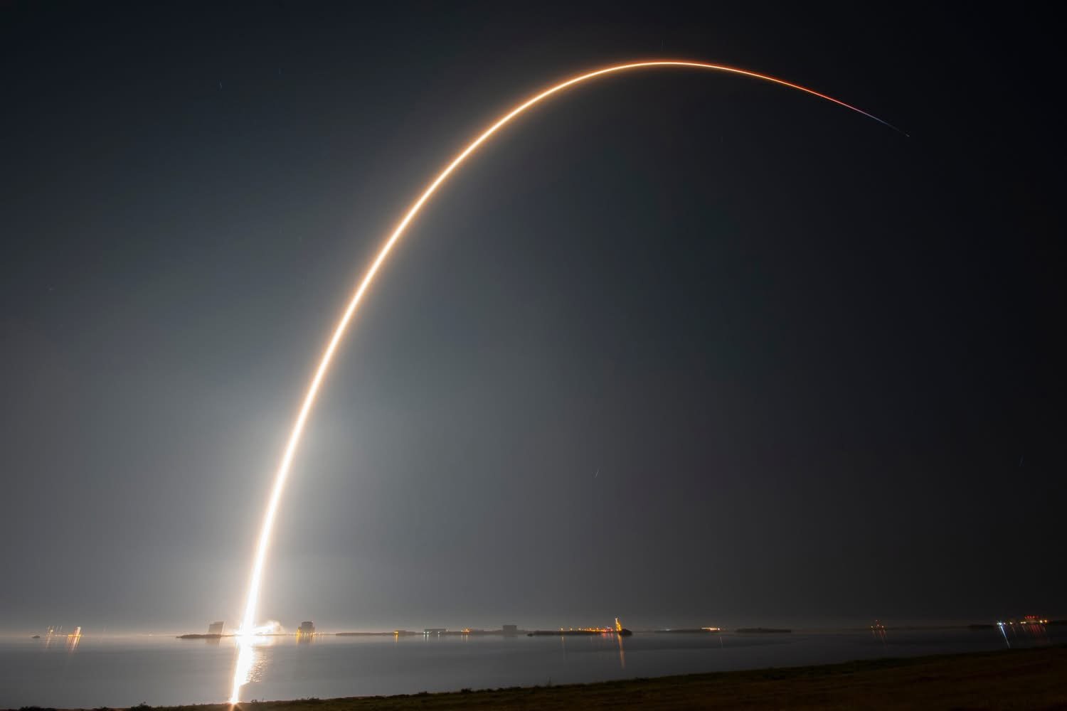 Запуск ракеты Falcon 9 с песней из Starfield