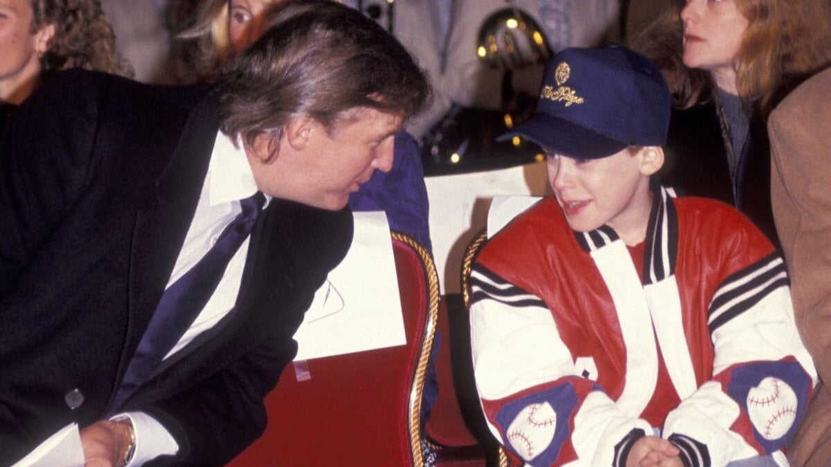 Режиссер Один дома 2 жалеет о камео Трампа но не может удалить изза страха