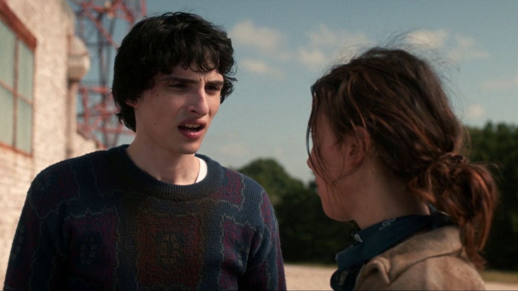 Авторы Очень странных дел вдохновились Леди Баг В картинах одинаковые сцены