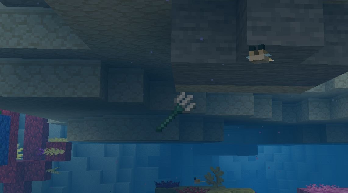 Источник: CQ.ru / Выброшенный трезубец под водой