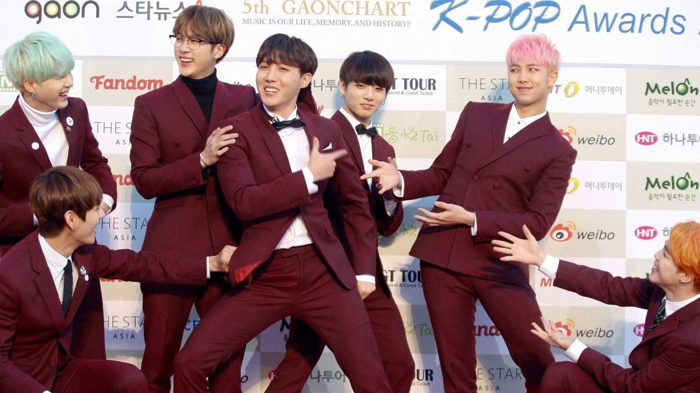 В Пятерочках началось голосование за лучшего участника BTS