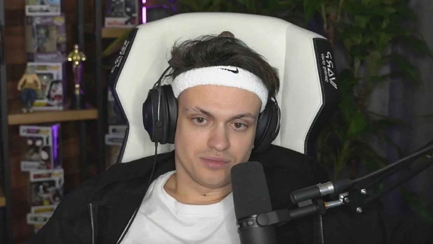 Бустера раскритиковали за потерю индивидуальности