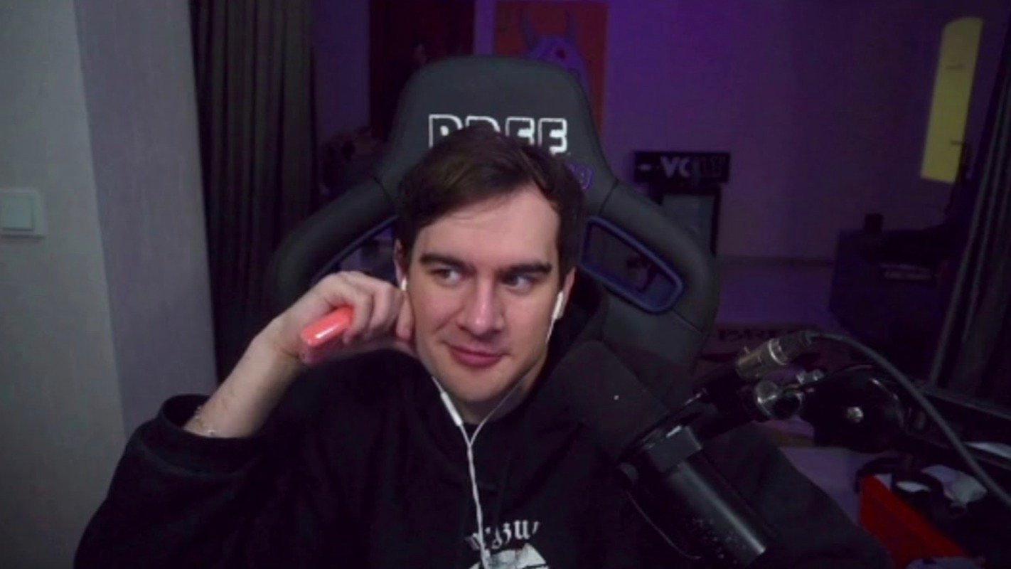 Братишкин заступился за Генсуху после высказывания Токсиса о ее меркантильности