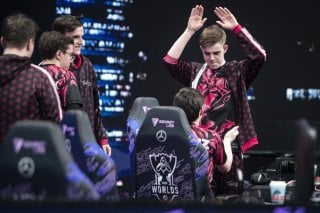 Российская команда впервые за четыре года в групповом этапе Worlds Unicorns of Love удивляют фанатов Лиги Легенд