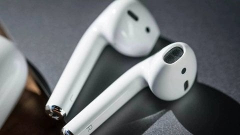 10 лучших беспроводных наушников до 10 000 рублей