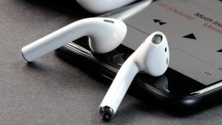 10 лучших беспроводных наушников до 30 000 рублей