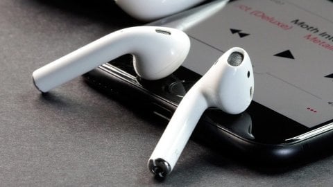 10 лучших беспроводных наушников до 30 000 рублей