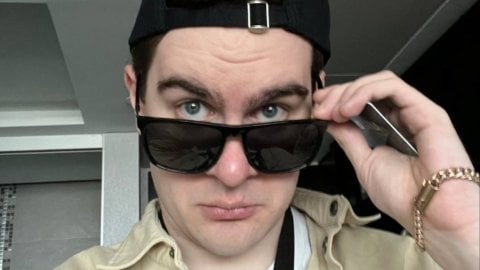 Братишкин показал сниппет своего нового трека Болото