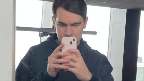 Нам дали охрану не просто так толпа школьников набросилась на Братишкина
