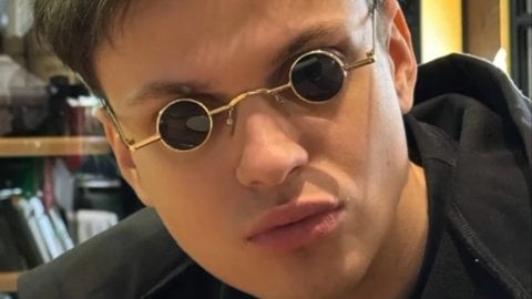 Он на маньяка похож Топа из Utopia Show назвал подходящую роль для Бустера