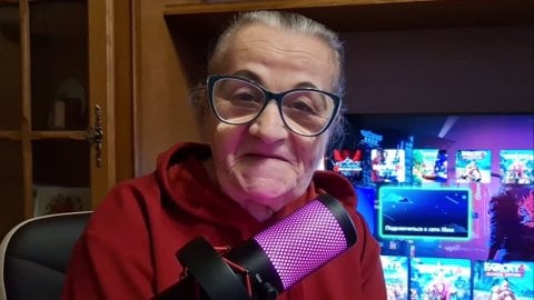 Бабушка Ольга вернулась к стримам  проблема решена