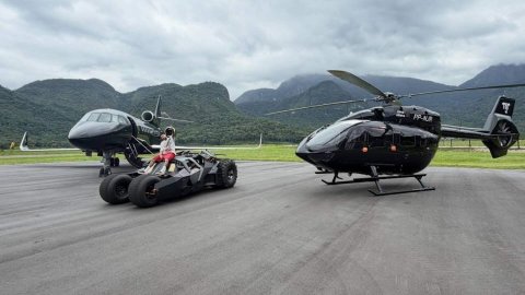 Футболист Неймар купил настоящий Бэтмобиль за 13 млн фунтов стерлингов